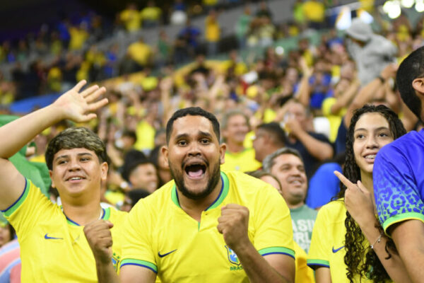 Dorival celebra triunfo e elogia torcida: “Vibrou e apoiou o time” dorival-celebra-triunfo-e-elogia-torcida:-“vibrou-e-apoiou-o-time”