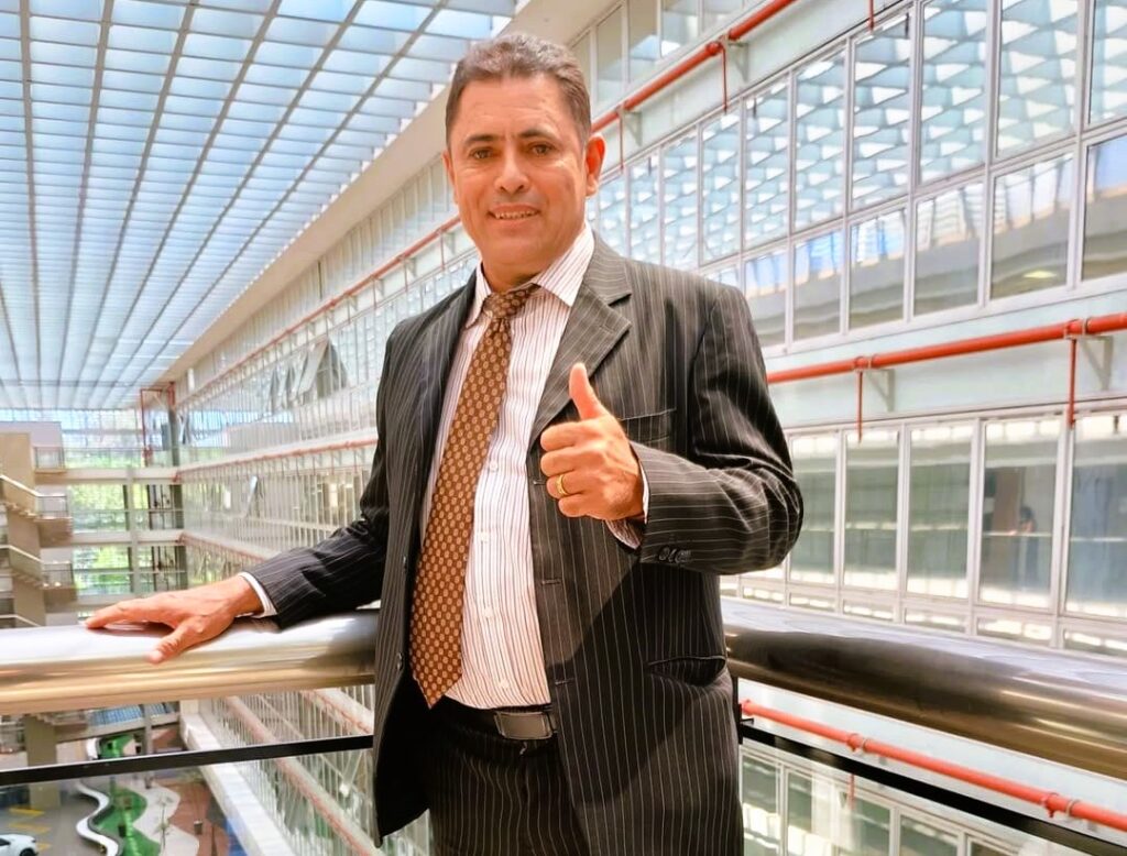 dilson-branco-comemora-r$-100-mil-para-reformar-escola-em-no