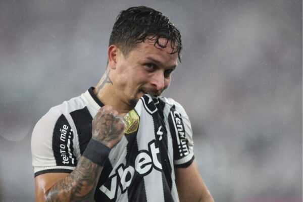 Botafogo goleia Internacional e aparece na primeira parte da tabela botafogo-goleia-internacional-e-aparece-na-primeira-parte-da-tabela