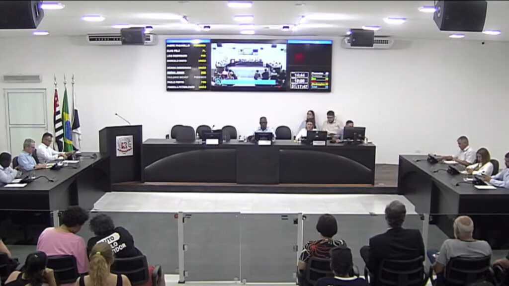 protesto-de-servidores-publicos-gera-debate-na-camara-de-nova-odessa