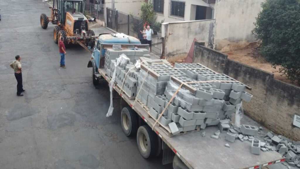 caminhao-perde-freio-e-atinge-duas-casas-no-jardim-bela-vista,-em-nova-odessa