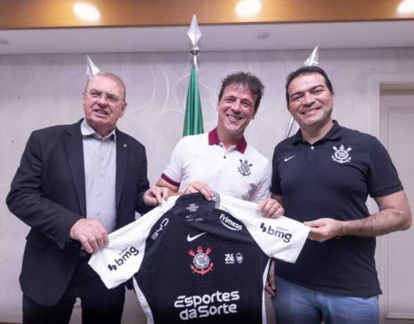 corinthians-oficializa-contratacao-do-treinador-fernando-diniz