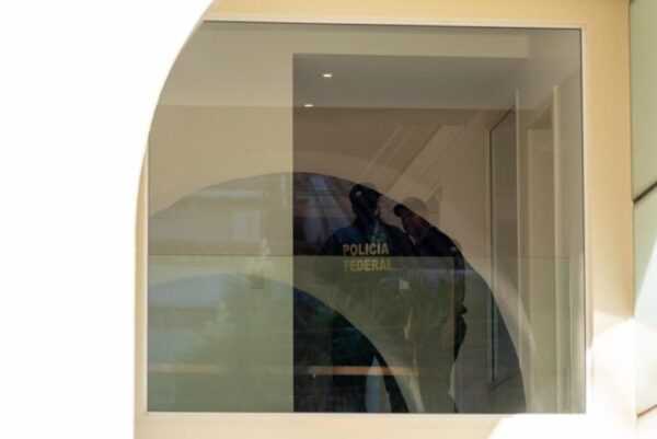 Master: Ciro Nogueira estava em casa durante operação da Polícia Federal master:-ciro-nogueira-estava-em-casa-durante-operacao-da-policia-federal