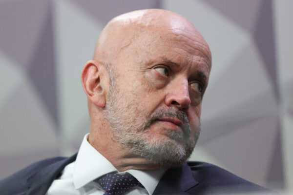 mendonca-manda-papuda-explicar-suposta-pressao-por-delacao-do-“careca-do-inss”