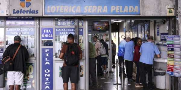Mega-Sena sorteia prêmio de R$ 28 milhões na próximo domingo mega-sena-sorteia-premio-de-r$-28-milhoes-neste-domingo